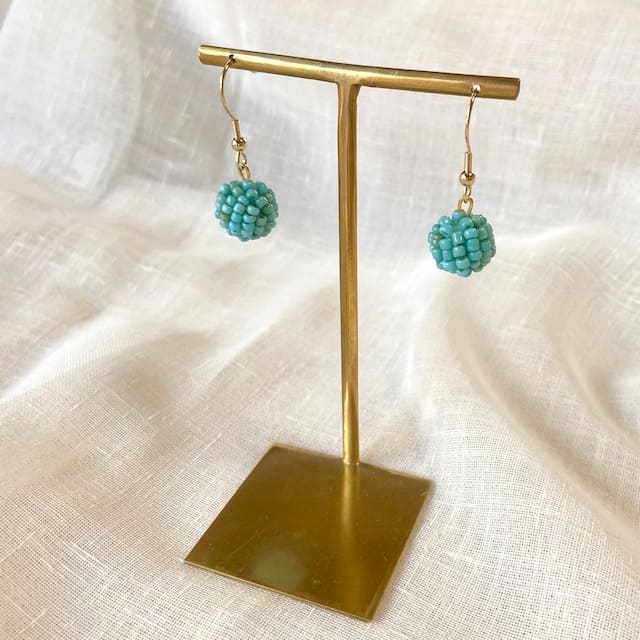 AMEdama pierce  turquoise beads