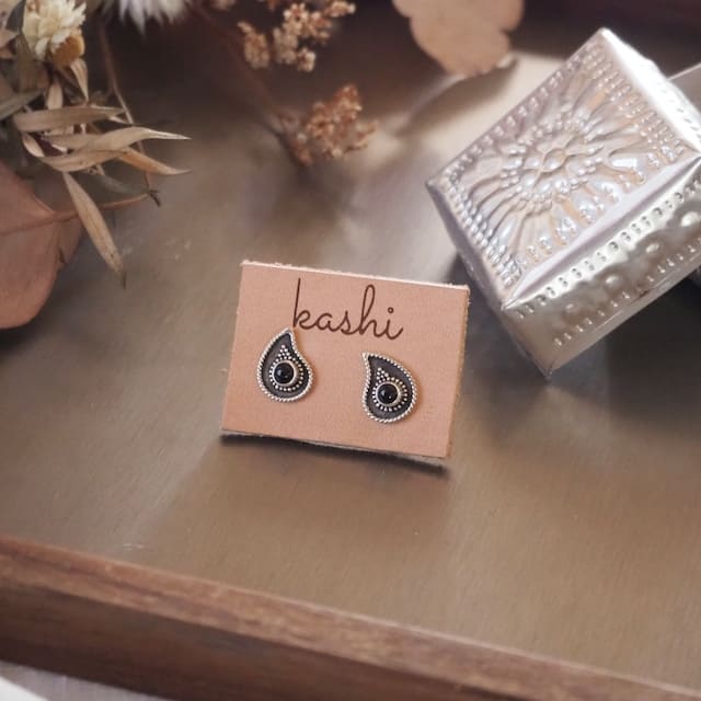 ?LuUna silver?　paizley   onyx   silver925ピアス