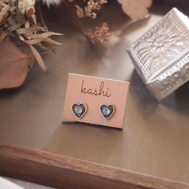 ?LuUna silver?　heart  moonstone  silver925ピアス