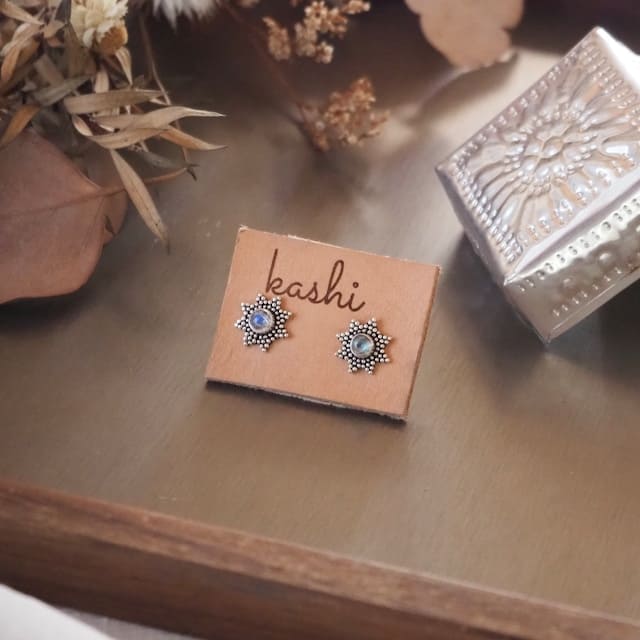 ?LuUna silver?　sun   moon stone  silver925ピアス